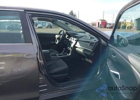 2017 Toyota Camry Se z USA, uszkodzony, nr VIN 4T1BF1FK1HU300622